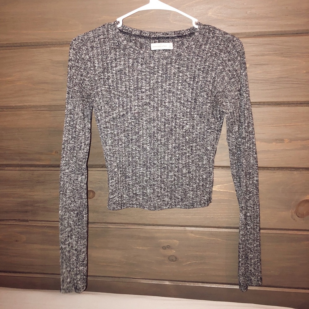 Marked gray Abercrombie crop top